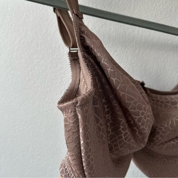 Chantelle Women's Elegant Brown Floral Bra - Picture 5 of 10